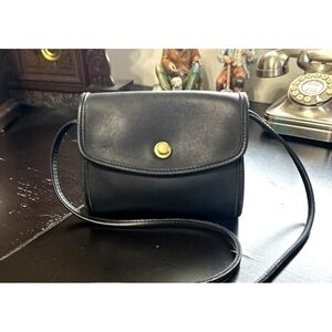 Vintage BLACK Leather CHRYSTIE Mini CROSS BODY Magnetic Pull 0786-301 EUC